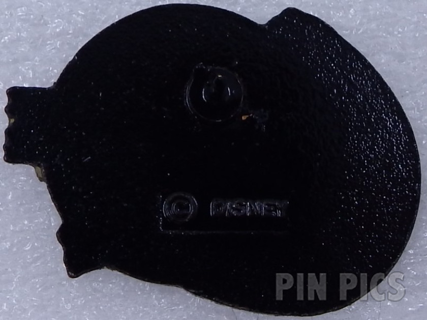 Pocahontas - Arms crossed  pin collectible - Main Image 2