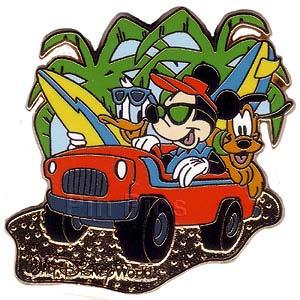 Disneyana 2000 It's a Small World Fab 5 Set (Donald Duck)