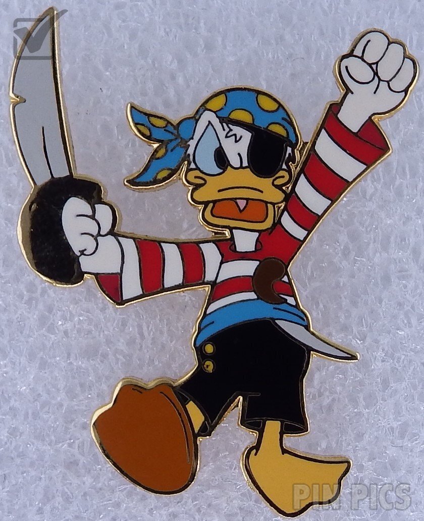 Mickey Kissing Queen Minnie