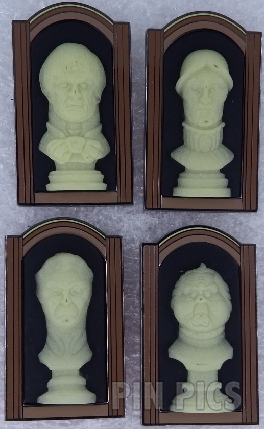 Button - Chip 'n' Dale Donald Duck Birthday w/Ribbon