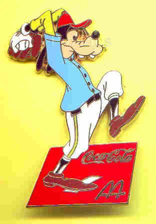 WDW - Sorcerer Mickey - Holding 2004