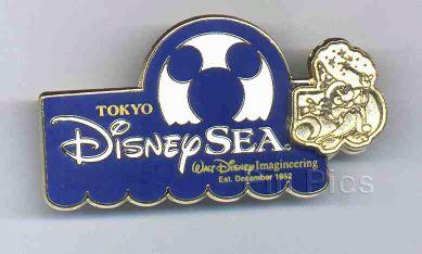 Japan - Evil Queen and Old Hag - Snow White 1937 - History of Art 2003 - Hinged - Mickey and Pals