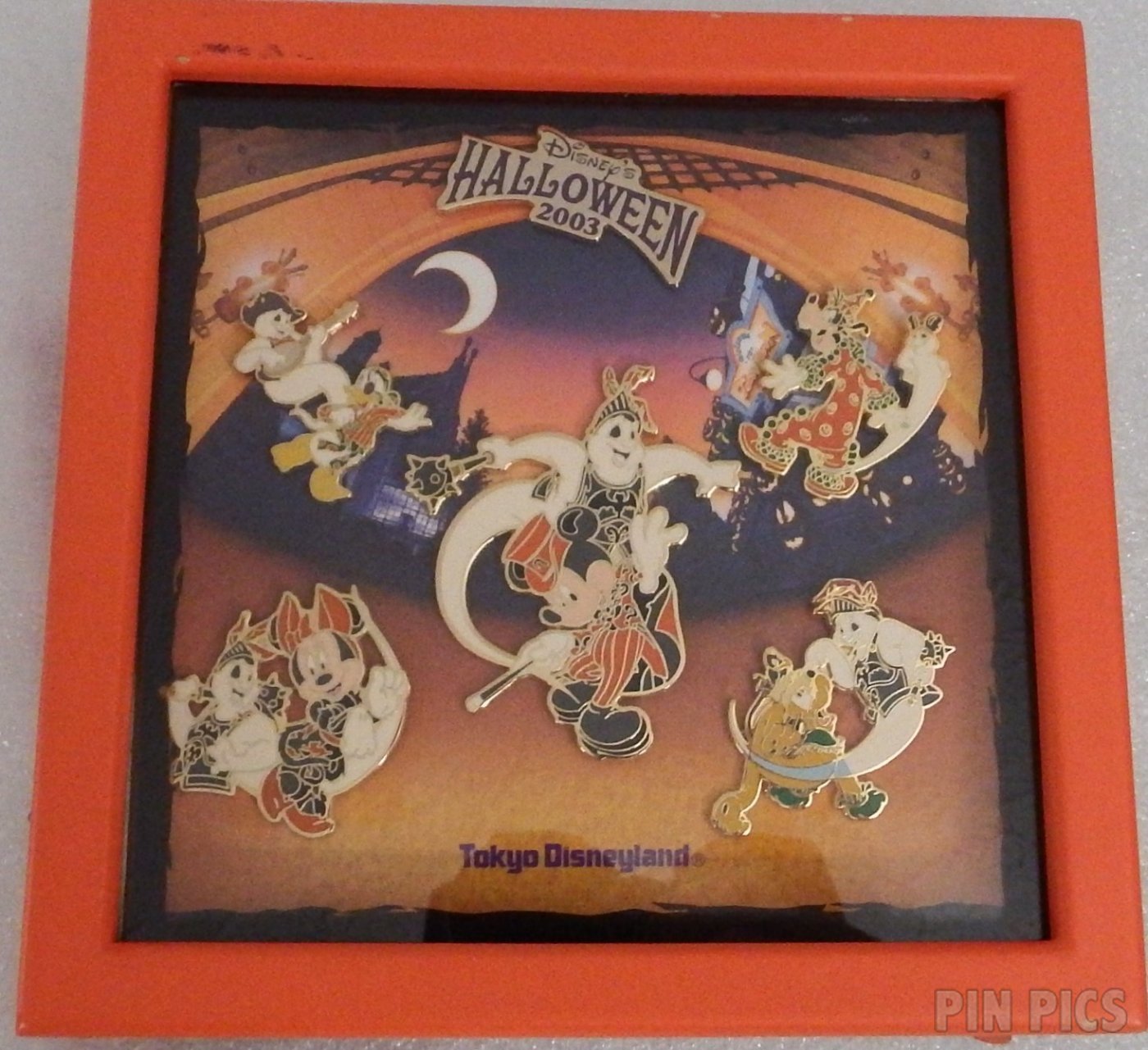 Japan - Ghosts, Donald, Minnie, Mickey, Goofy and Pluto - Halloween 2003 - Pin Frame Set - TDL  pin collectible - Main Image 3