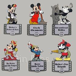 ESPN Zone Baltimore - Blue Crab with Football Pin