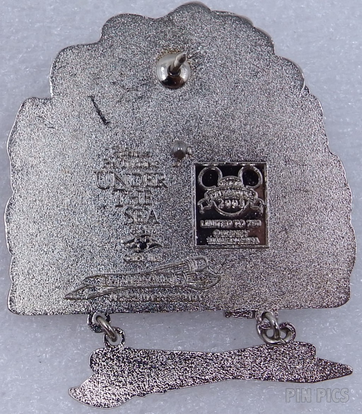 DCL - Donald with Sharks - Pin Trading Under The Sea - Artist Choice  pin collectible - Main Image 2