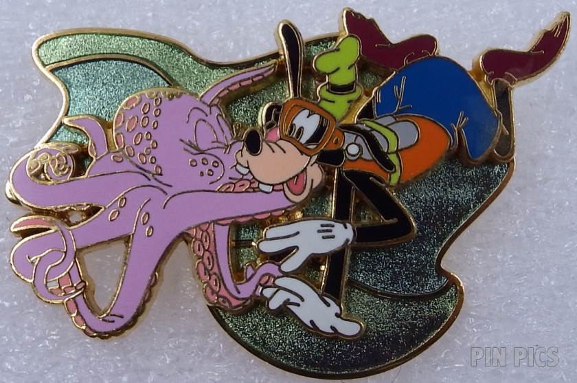 WDW - Pluto - Autumn Leaves - Surprise Release