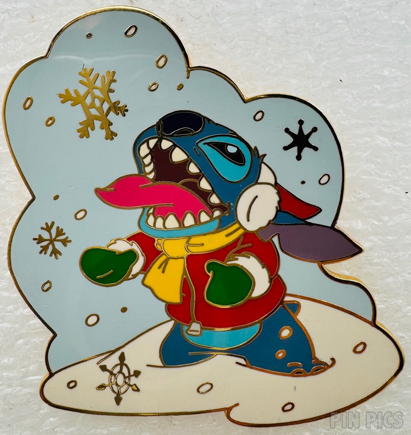 DA - Stitch Building Snowman - Christmas Holiday - Lilo and Stitch