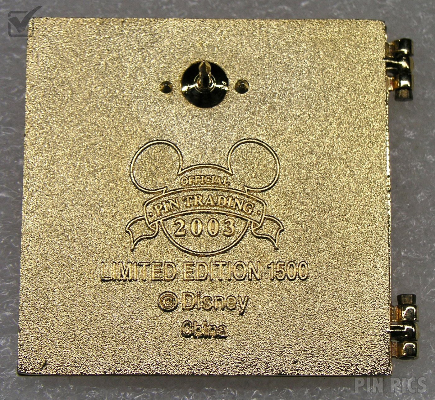 DLR - Santa Mickey - Happy Holidays 2003 - Hinged  pin collectible - Main Image 3