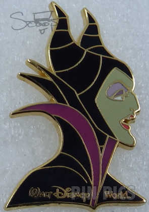 DA - Nightmare Before Christmas Barrel Carrying Axe and Boxes