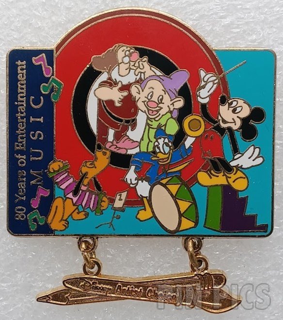 Mickey - Pointing to Himself - Variation