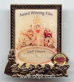 Small standing Minnie Mouse