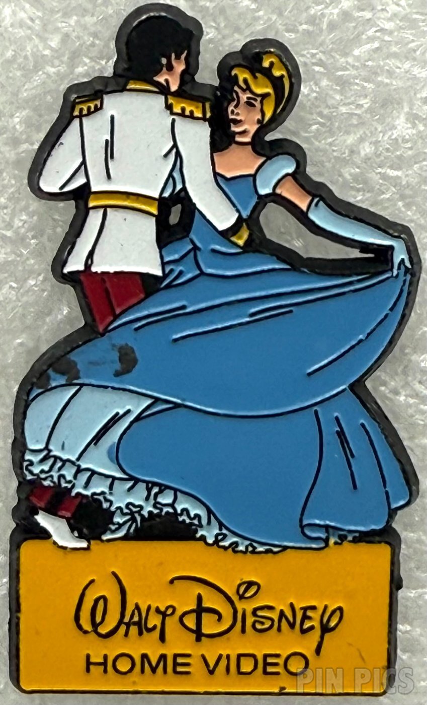 WDW - Stitch - Main Entrance Pass Guide - MGM Studios - Cast