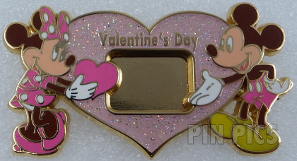 DA - Donald Introducing Cleo