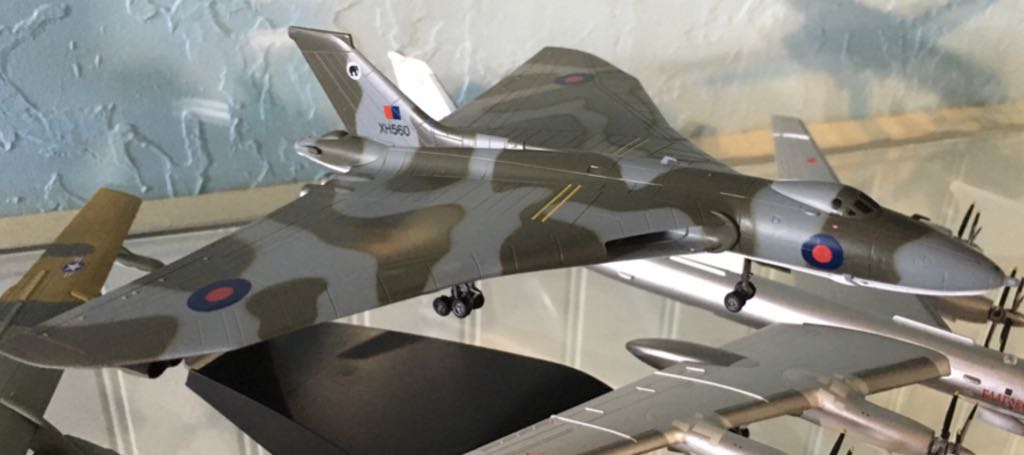 Avro Vulcan B.2 - Dragon model planes collectible [Barcode 089195520050] - Main Image 1