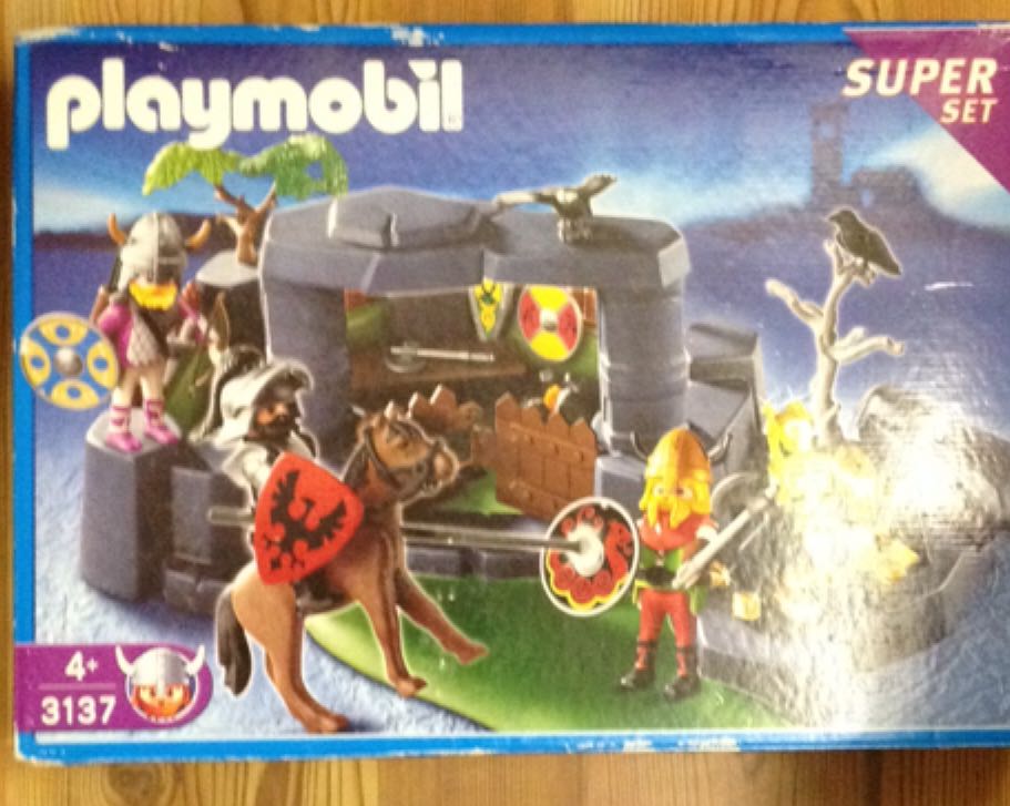 3137 Super Set Ritterangriff - Mittelalter (3137) playmobil collectible [Barcode 4008789031372] - Main Image 1