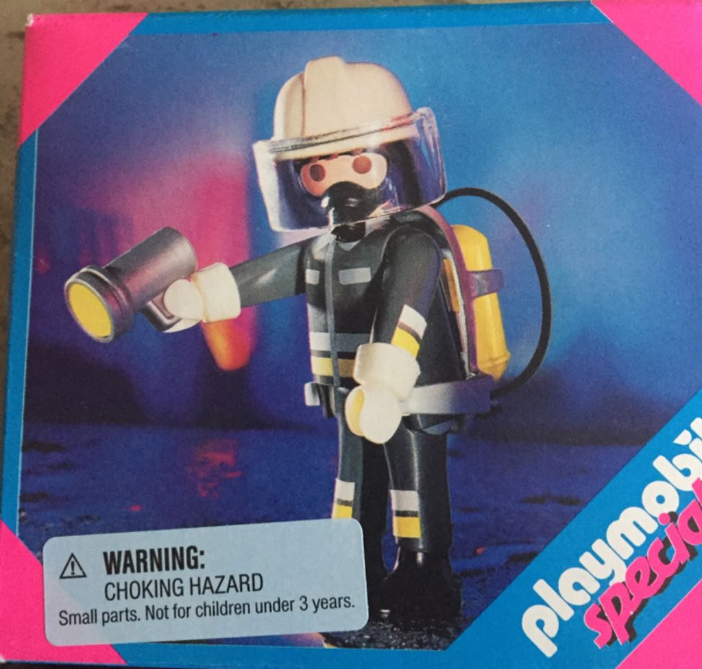 4608 Firefighter - Special (4608) playmobil collectible [Barcode 025369046087] - Main Image 1