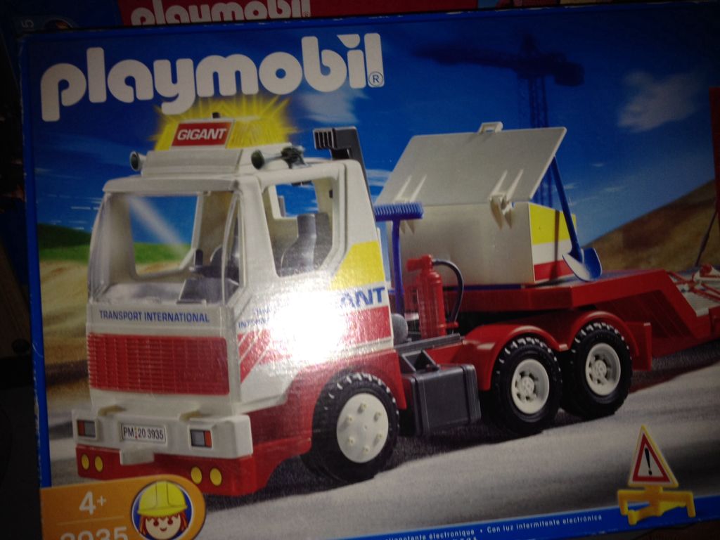 Gigant Truck Met Dieplader - City Action ” Bouw ” (3935) playmobil collectible [Barcode 4008789039354] - Main Image 1