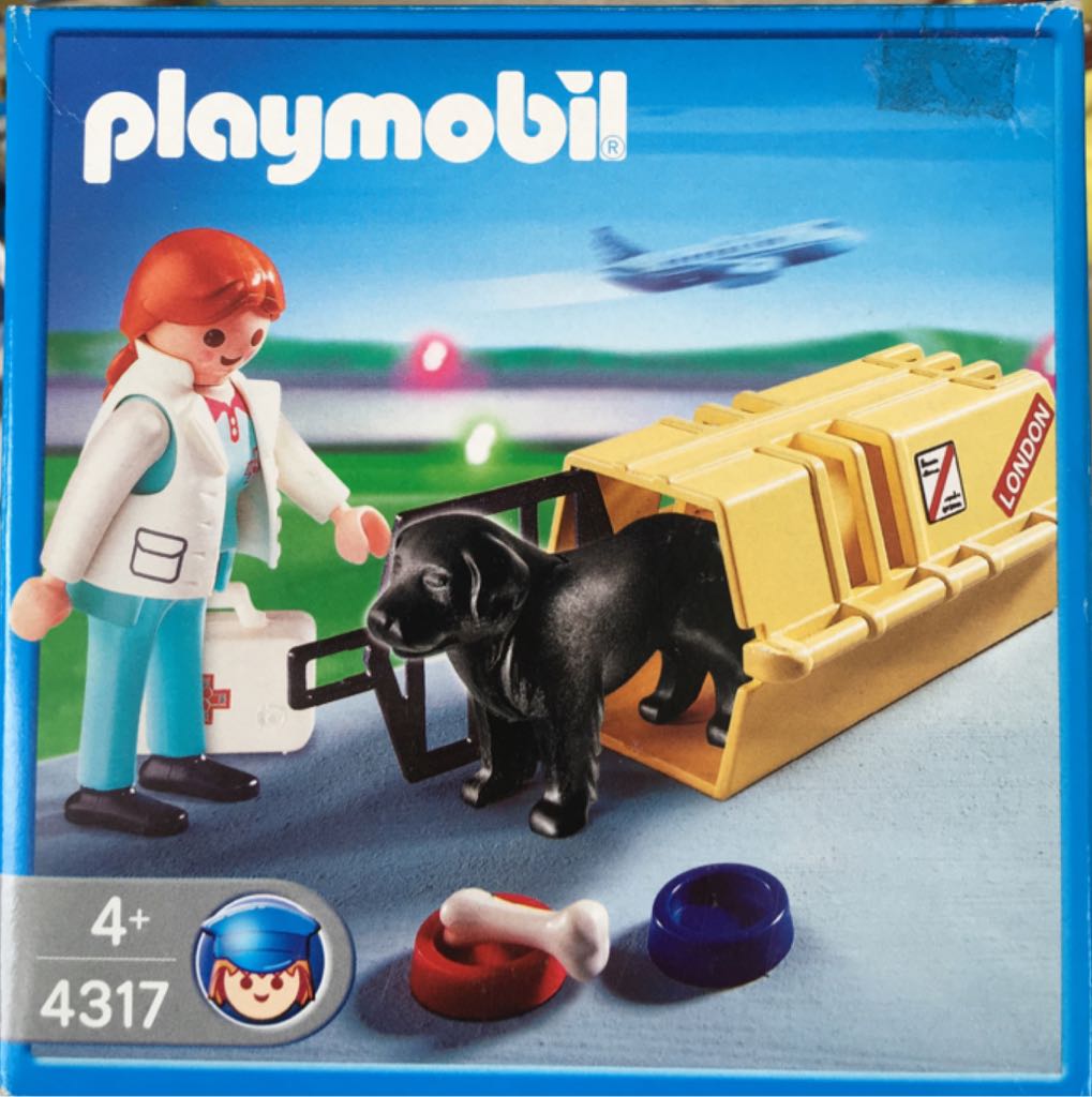 Veterinaria Con Perro Negro Viajando  playmobil collectible [Barcode 4008789043177] - Main Image 1