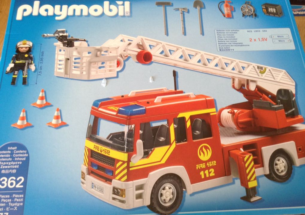 Firetruck 5362  playmobil collectible [Barcode 4000309398637] - Main Image 2