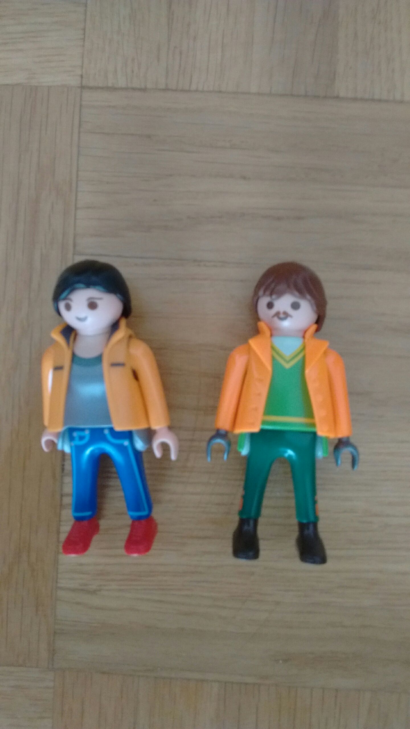 Playmobil Figur Mit Rettungsring In Tüte  playmobil collectible [Barcode 4008789000002] - Main Image 1