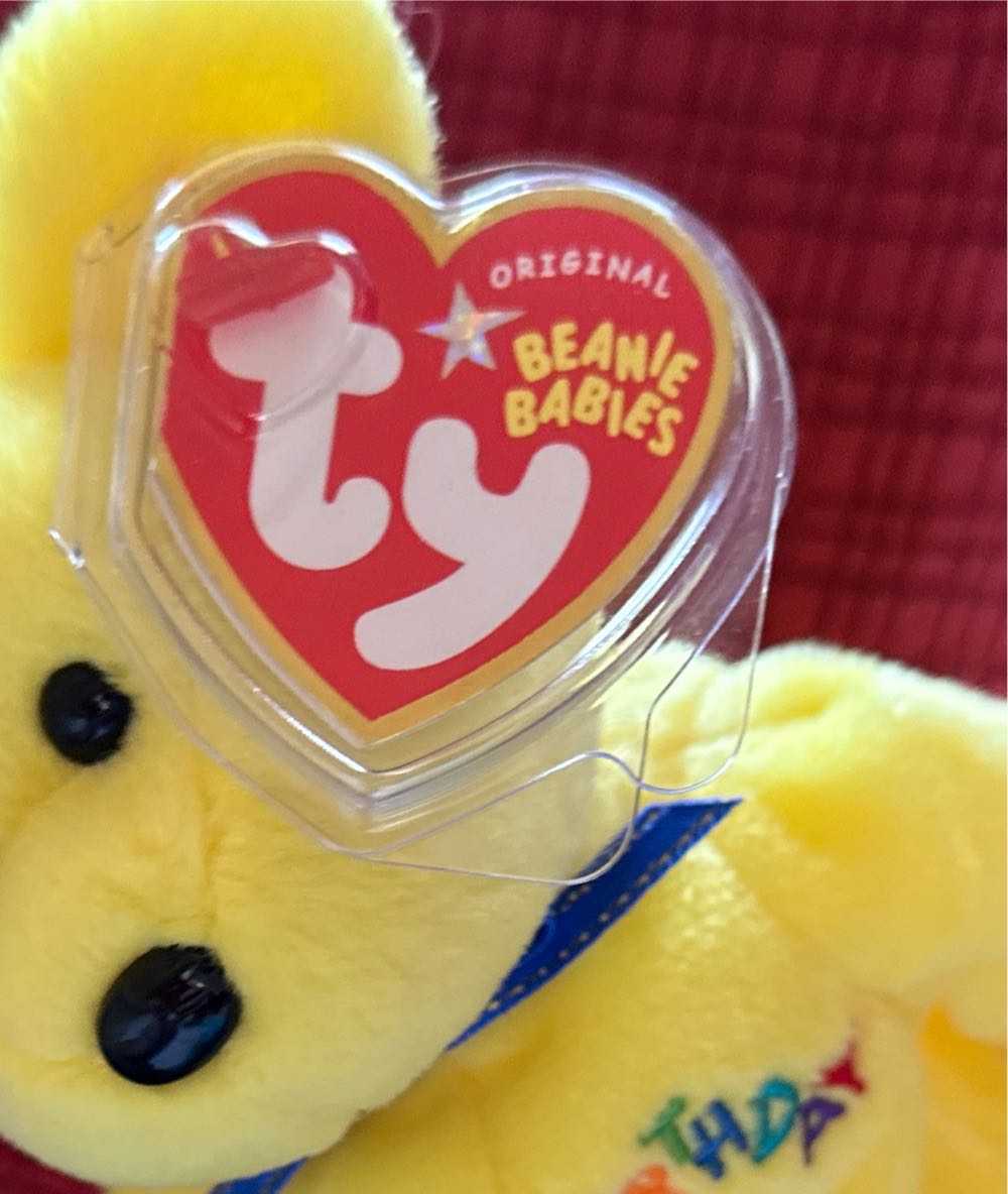 Happy Birthday! The Bear  (United States) plush collectible [Barcode 008421402243] - Main Image 2