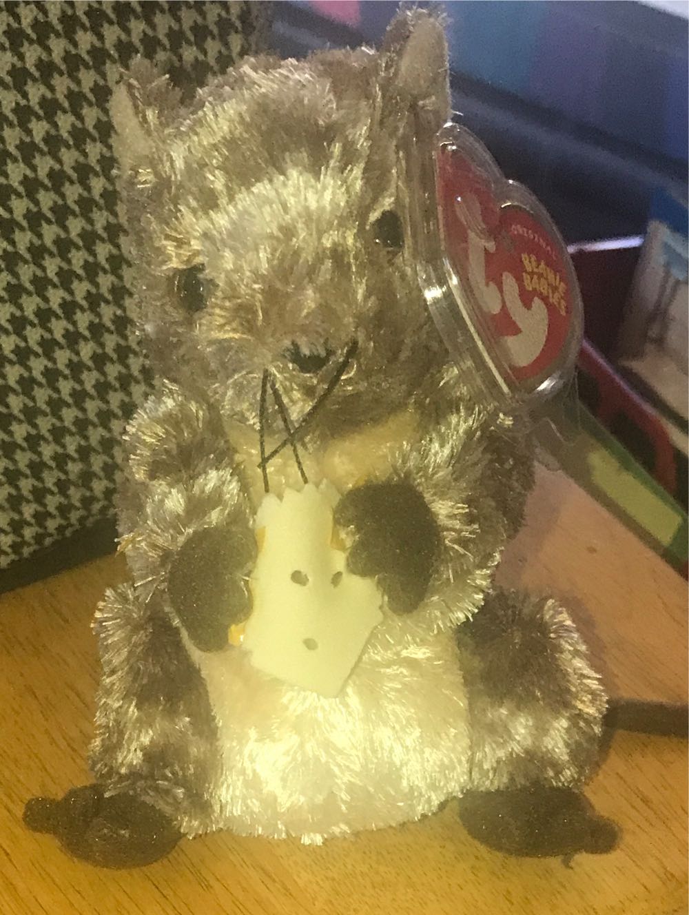 Cheesly Mouse  plush collectible [Barcode 008421402403] - Main Image 2