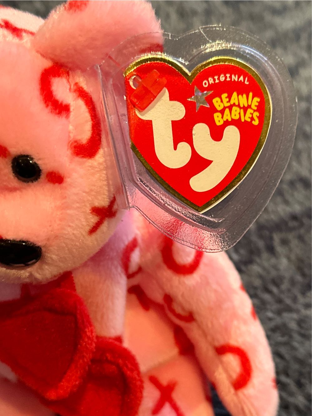 Hug-Hug The Bear - Valentines  (United States) plush collectible [Barcode 008421403103] - Main Image 2