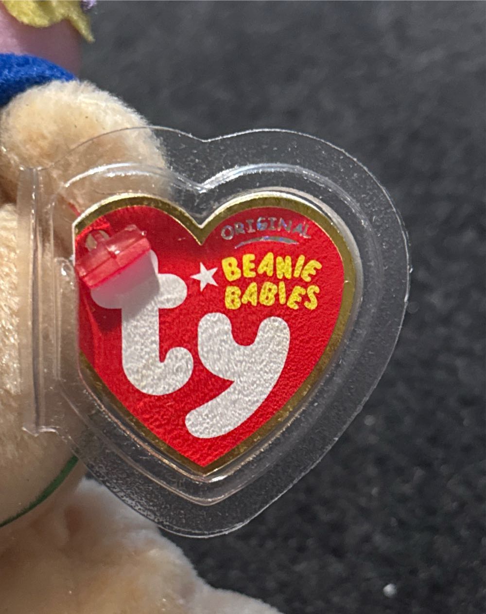 Happy Birthday The Bear  (United States) plush collectible [Barcode 008421404834] - Main Image 2