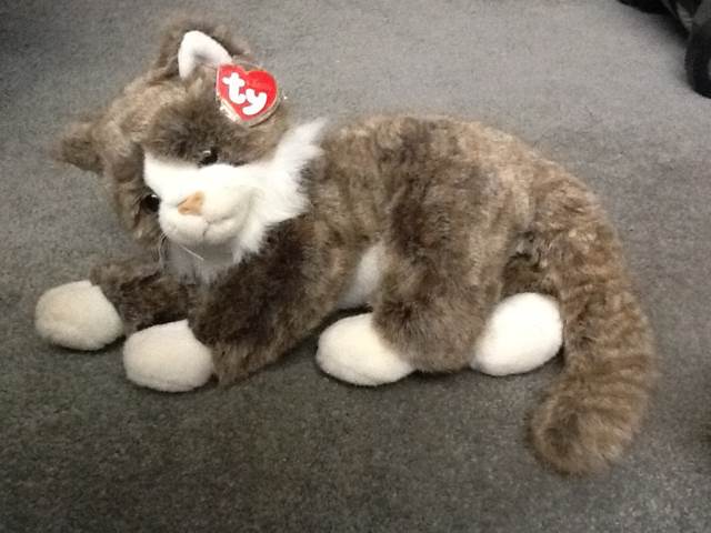 O’Malley  plush collectible [Barcode 008421011407] - Main Image 1