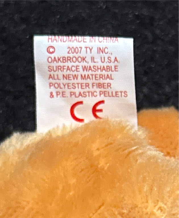 Goodheart The Bear  (United States) plush collectible [Barcode 008421406869] - Main Image 4