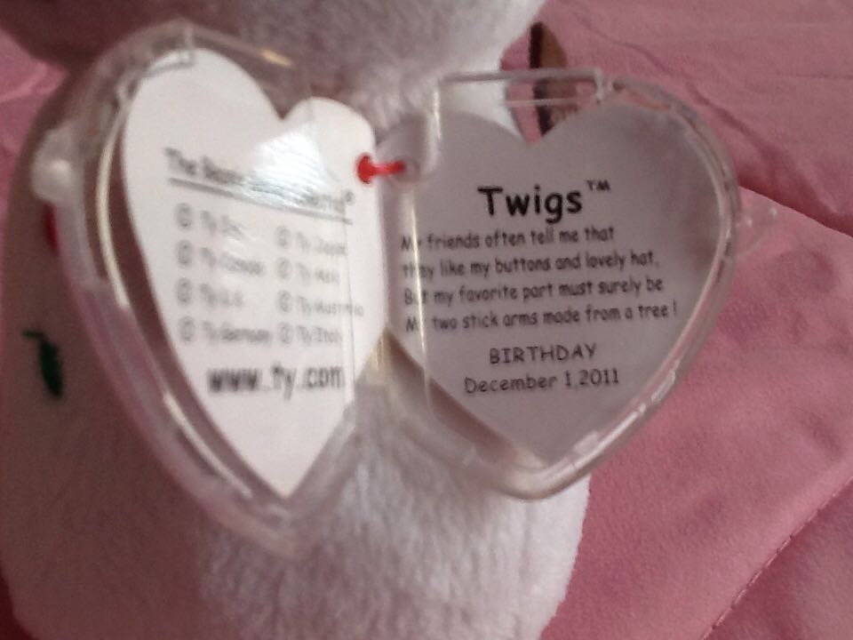 TWIGS the Snowman  plush collectible [Barcode 008421409327] - Main Image 2