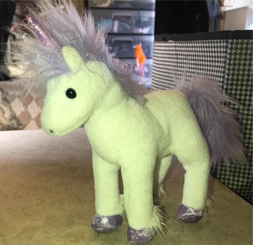Fable The Unicorn  plush collectible [Barcode 008421420346] - Main Image 2
