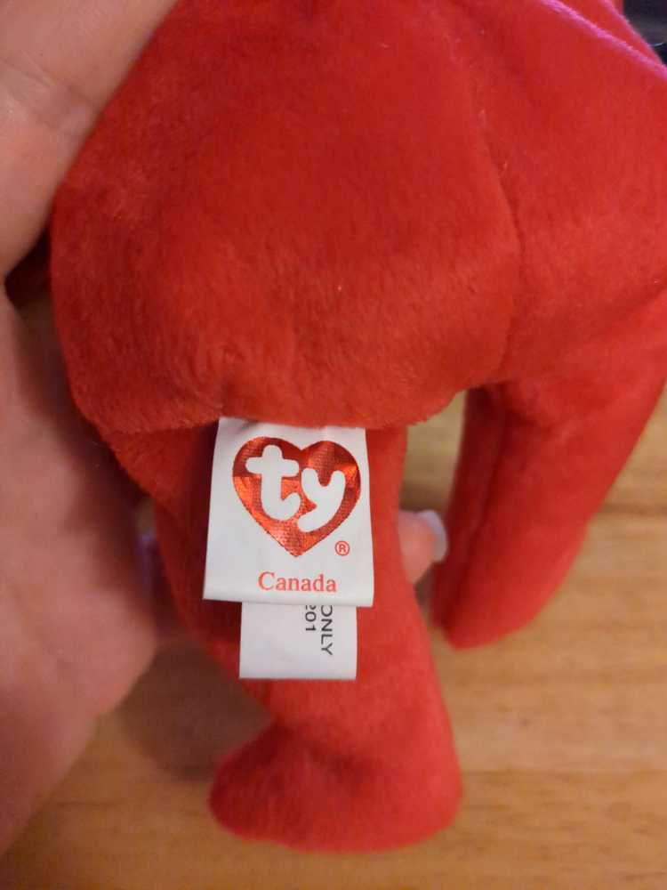 Canada The Bear  (Canada) plush collectible [Barcode 008421460175] - Main Image 2