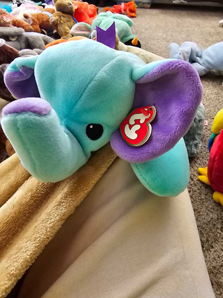 Squirt The Elephant (Pillow Pal)  plush collectible [Barcode 008421031092] - Main Image 2