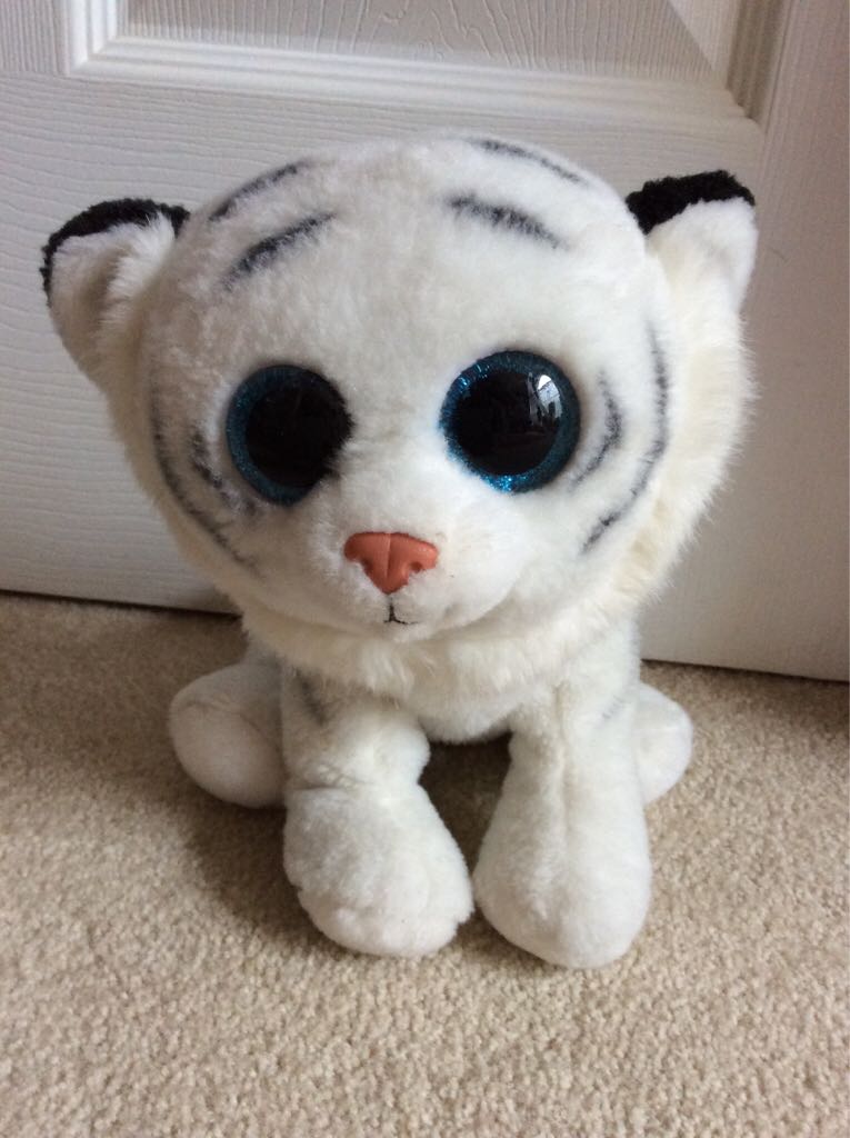 Tundra White Tiger Large  plush collectible [Barcode 008421902194] - Main Image 1