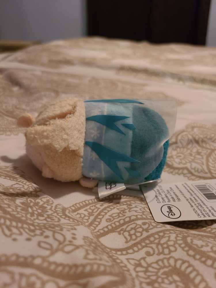 Tsum Tsum - Elsa  plush collectible [Barcode 2072031150151] - Main Image 2