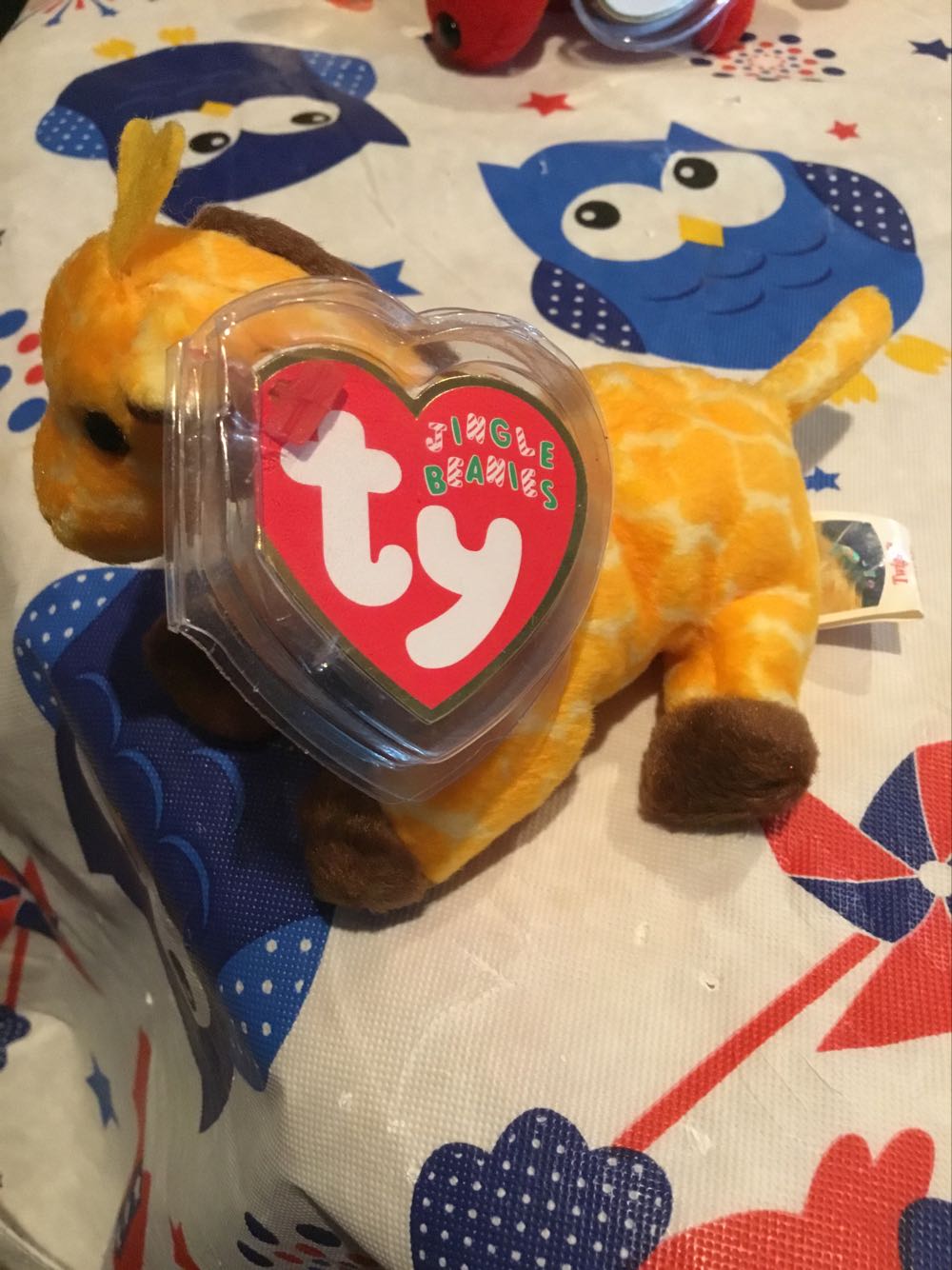 Twigs the Giraffe - Jingle Beanie  plush collectible [Barcode 008421035021] - Main Image 3