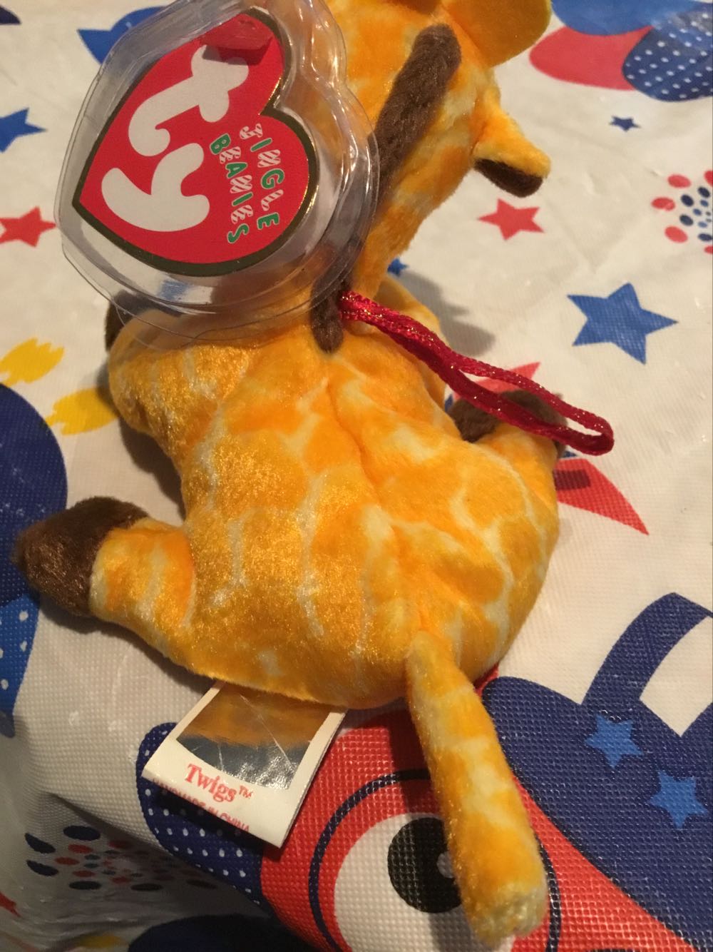 Twigs the Giraffe - Jingle Beanie  plush collectible [Barcode 008421035021] - Main Image 4