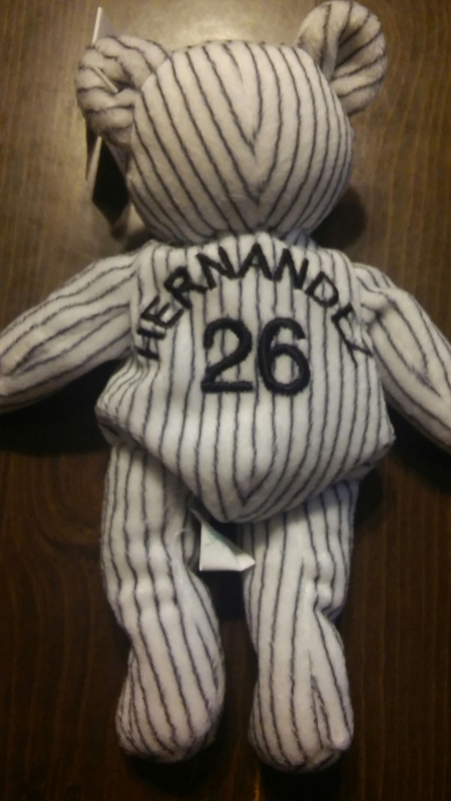 Orlando Hernandez #26  plush collectible [Barcode 616132980112] - Main Image 2