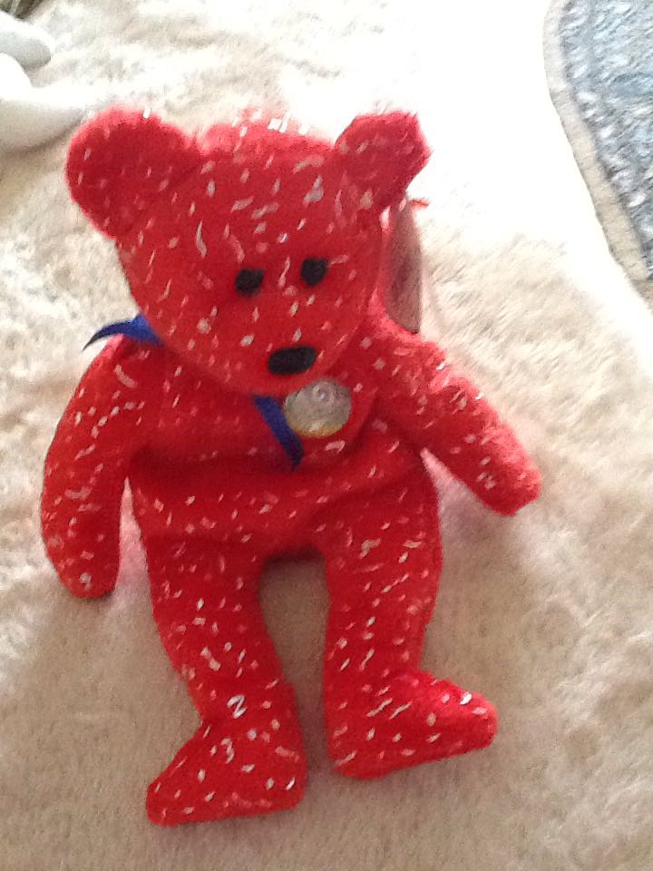 Decade The Bear (Red)  plush collectible - Main Image 2