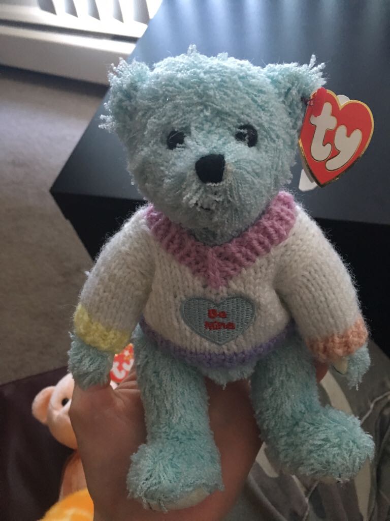 Hello Kitty London Guard