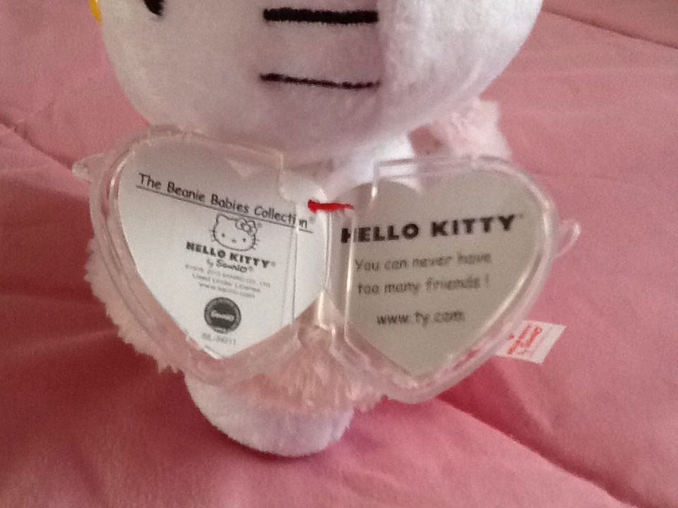 Hello Kitty White Angel  plush collectible - Main Image 2