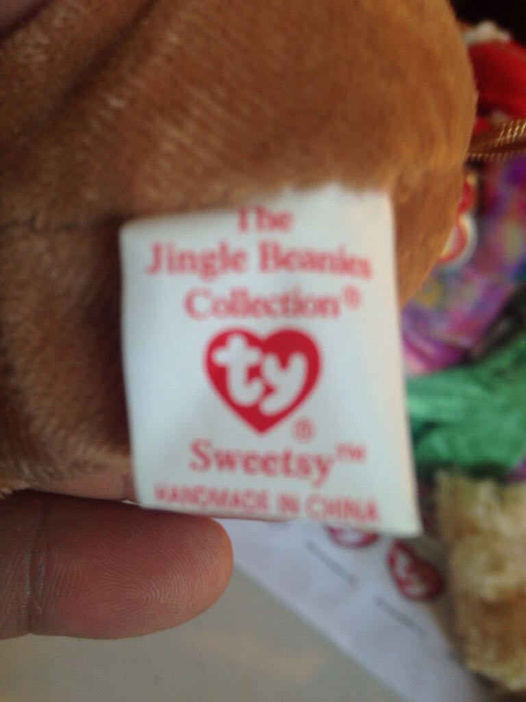 Sweetsy  plush collectible [Barcode 008421350988] - Main Image 2