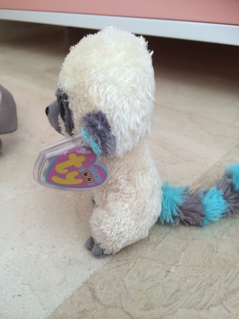 Cleo The lemur  plush collectible [Barcode 008421360000] - Main Image 2