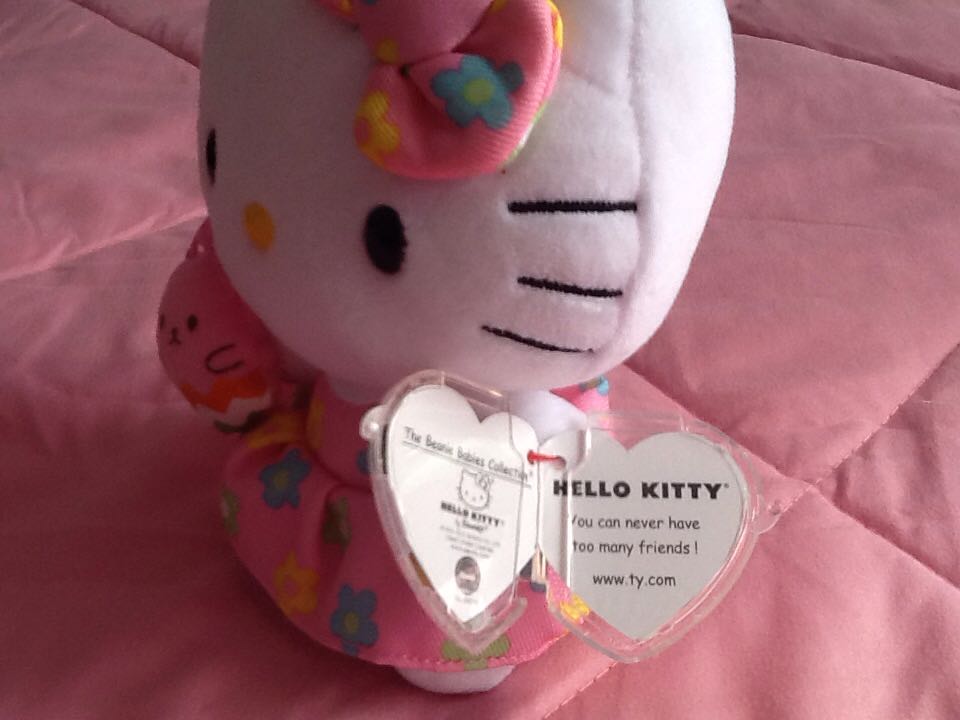 Hello Kitty Holding Pink Bunny  plush collectible - Main Image 2