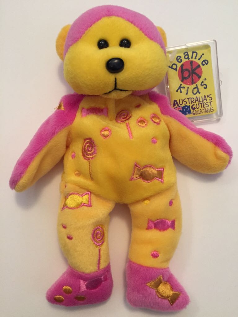 Pippie The White Dog