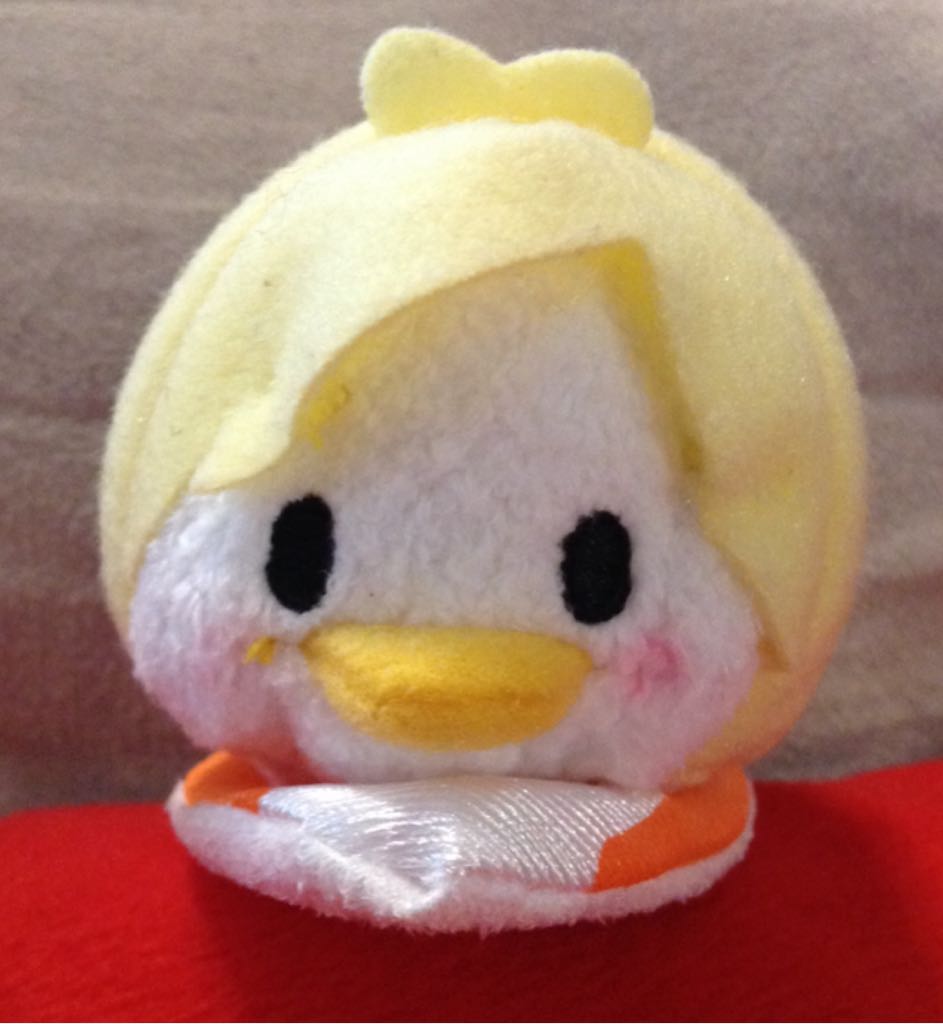 Donald Duck Surfing Tsum Tsum  plush collectible - Main Image 1