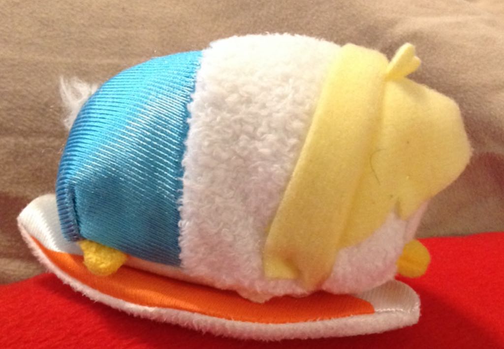 Donald Duck Surfing Tsum Tsum  plush collectible - Main Image 2