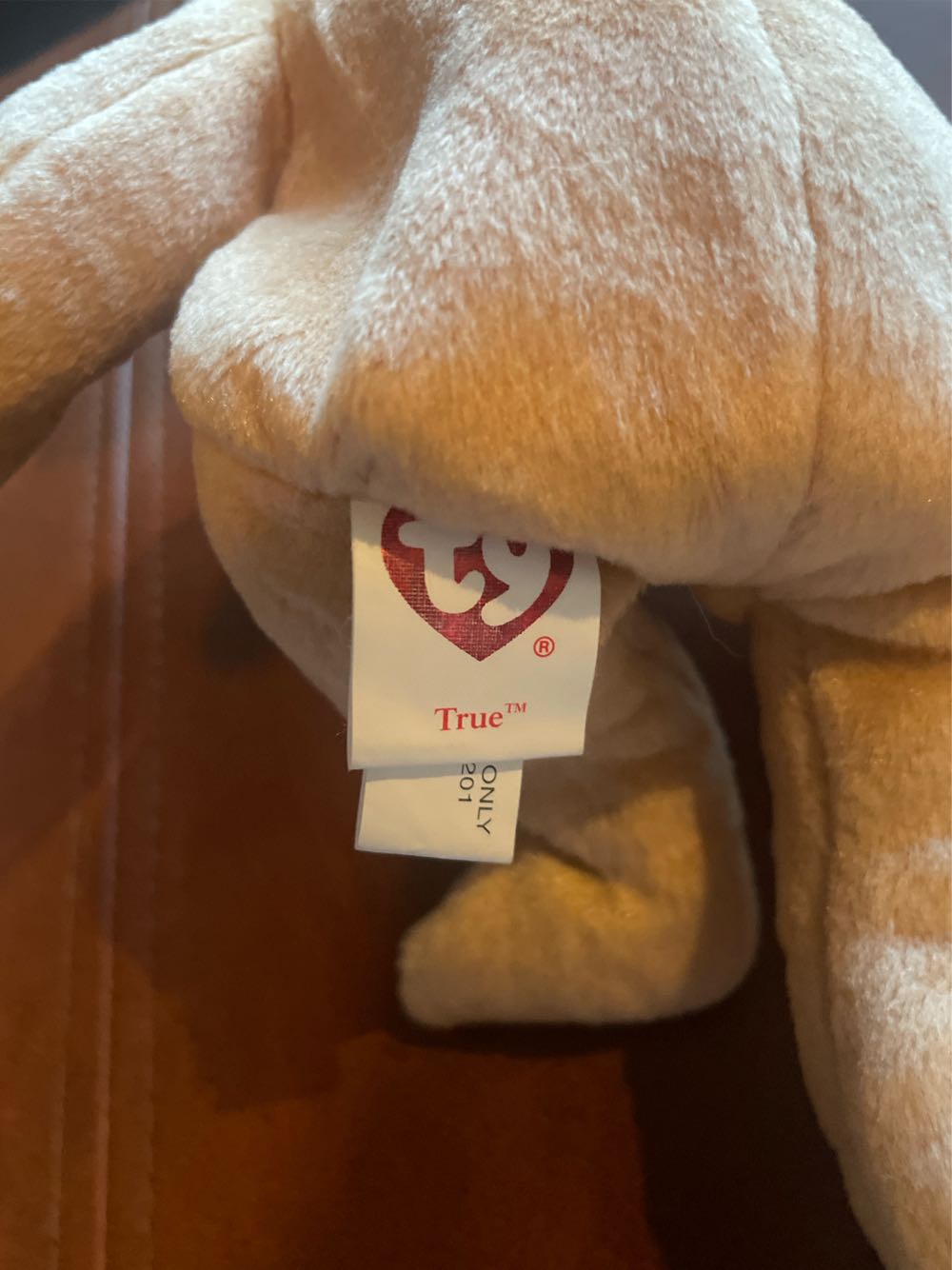 True The Bear  (Canada) plush collectible [Barcode 008421046362] - Main Image 3