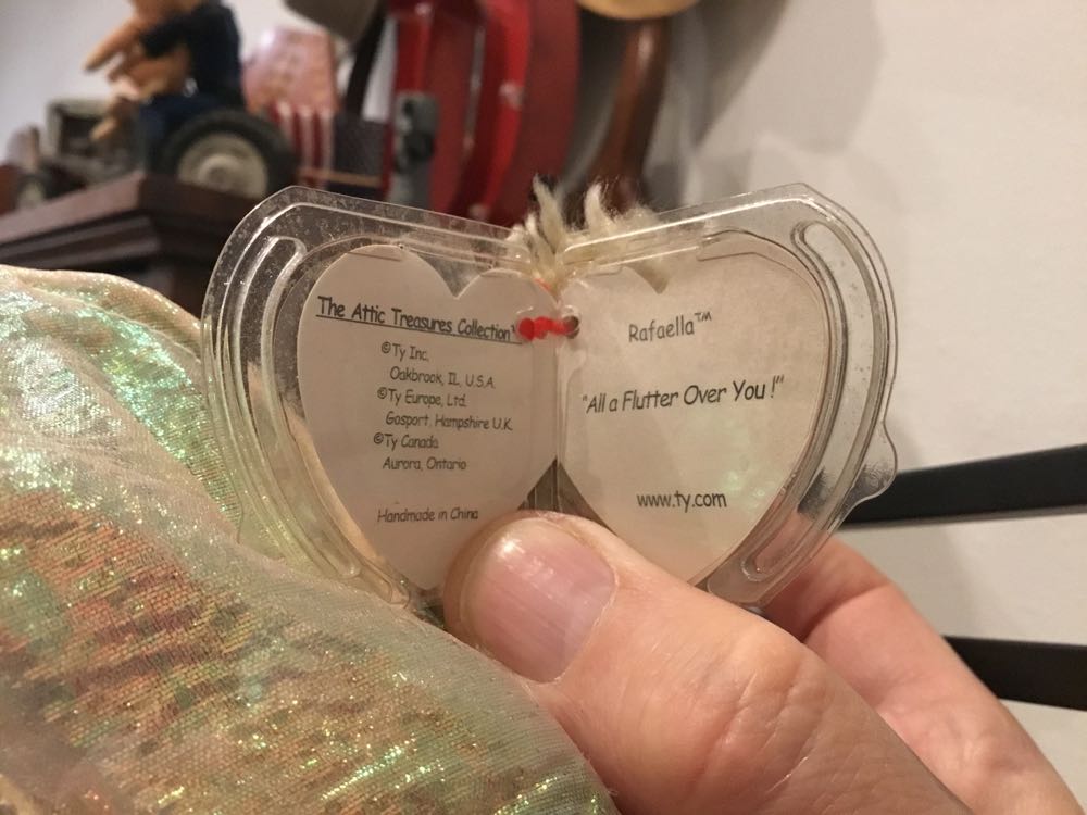 ✅Rafaella  (United States) plush collectible [Barcode 008421060665] - Main Image 3